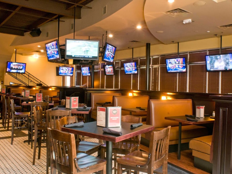 Sports Bar Atlanta "Hudson Grille"